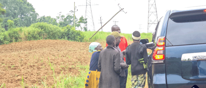 Humphrey-Muchuma-with Webuye West residents